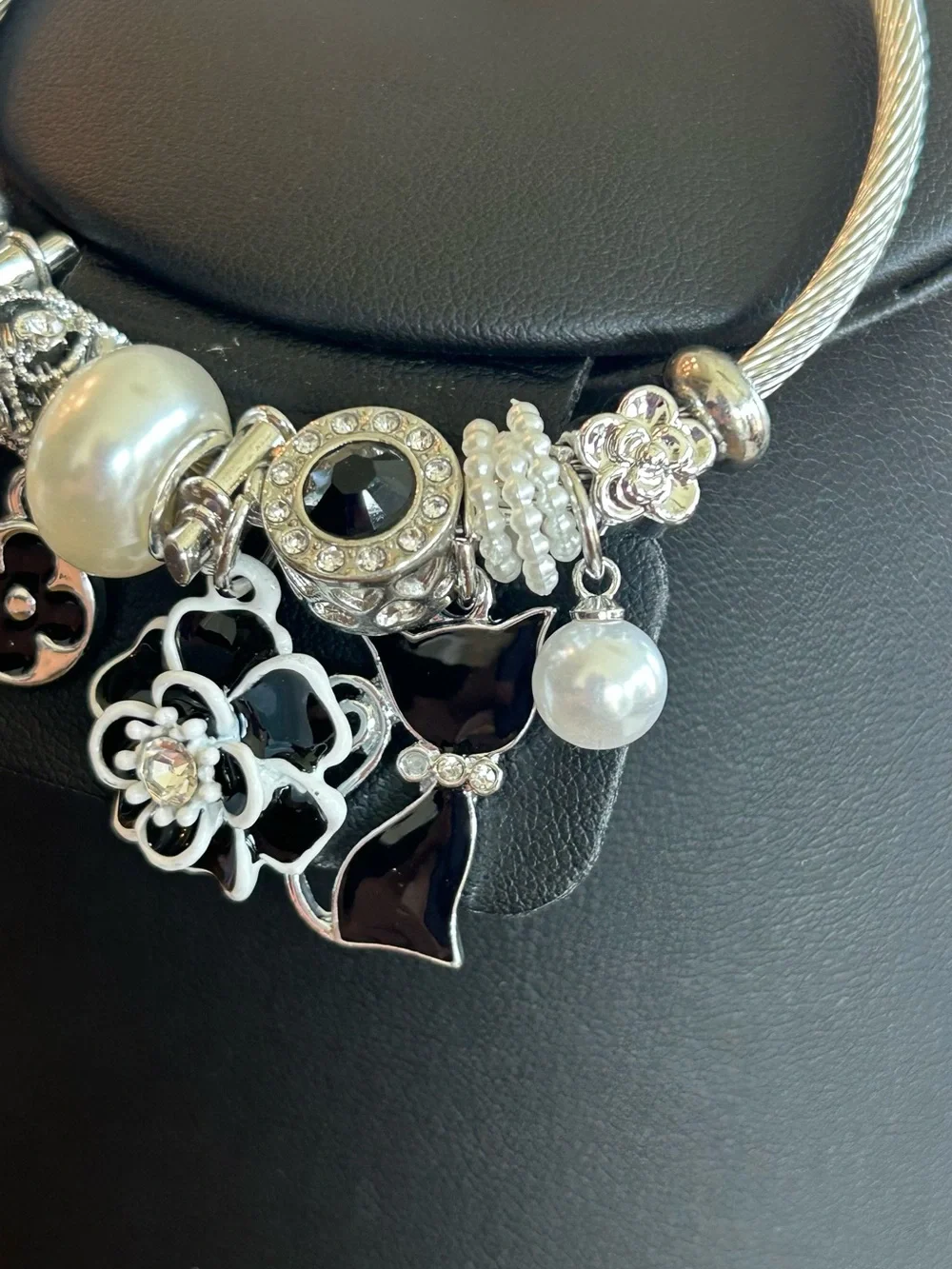 Brand New Silver-Tone Black & White Floral Charm Bracelet